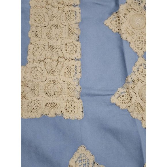 Vintage Blue Ecru Lace Tablecloth*Oversized Tablecloth - Picture 6 of 10